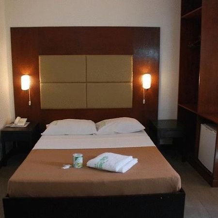 Cebu Century Hotel Екстериор снимка