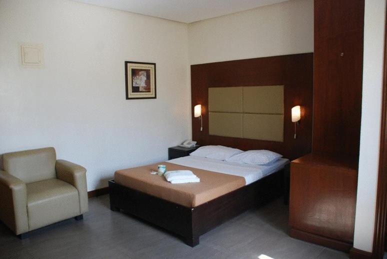 Cebu Century Hotel Екстериор снимка